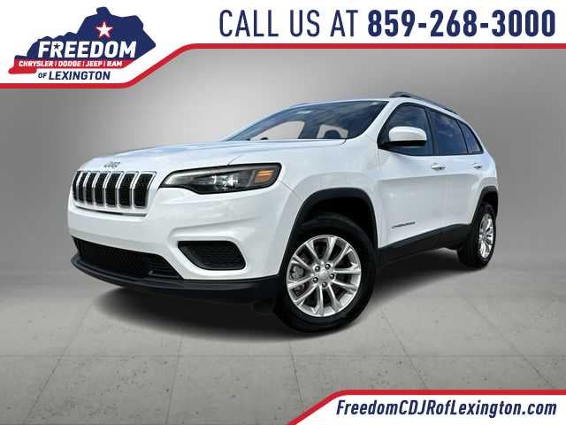 2020 Jeep Cherokee Latitude in Bright White Clearcoat — front three-quarter view